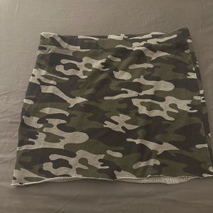 H&M Camo Skirt 🤎💚